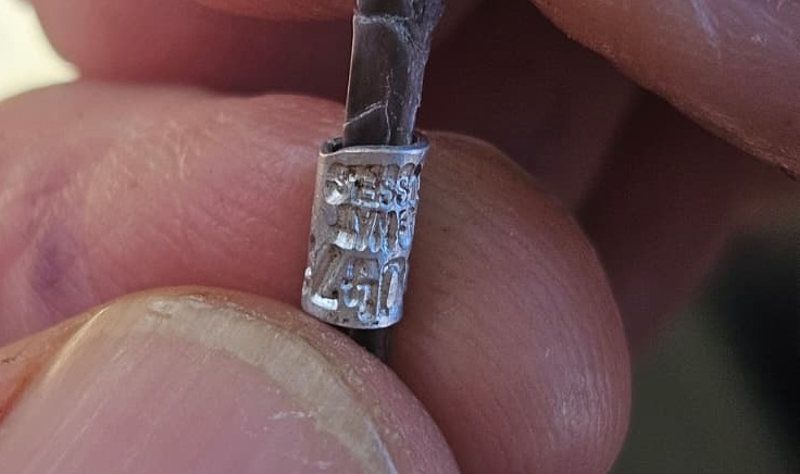 Detalle de la anilla con remite Bruxelles